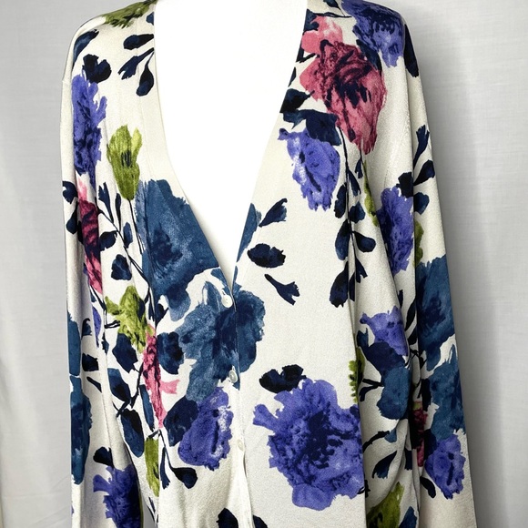 Jones, New York Cream Color with Floral Motif  Sweater - Picture 3 of 7